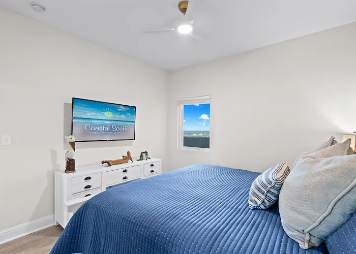 2 Bedroom Lighthouse W Bunk , 3 Pools! Direct Beachfront Free Daily Activities *