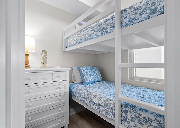 2 Bedroom Lighthouse W Bunk , 3 Pools! Direct Beachfront Free Daily Activities Apartment *