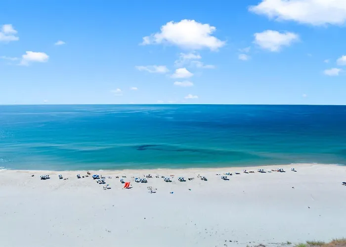 2 Bedroom Lighthouse W Bunk , 3 Pools! Direct Beachfront Free Daily Activities *