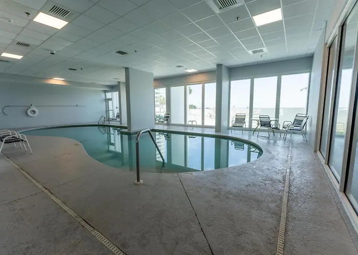 2 Bedroom Lighthouse W Bunk , 3 Pools! Direct Beachfront Free Daily Activities Apartment Gulf Shores