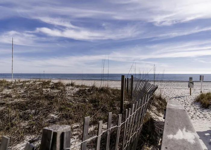 Apartment 2 Bedroom Lighthouse W Bunk , 3 Pools! Direct Beachfront Free Daily Activities Gulf Shores